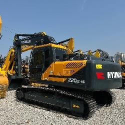 Hyundai 220L