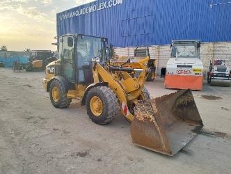 CAT 906M