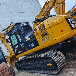 CAT 323 D