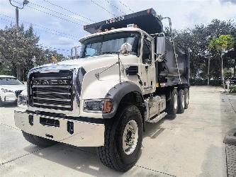 Mack GR64FR