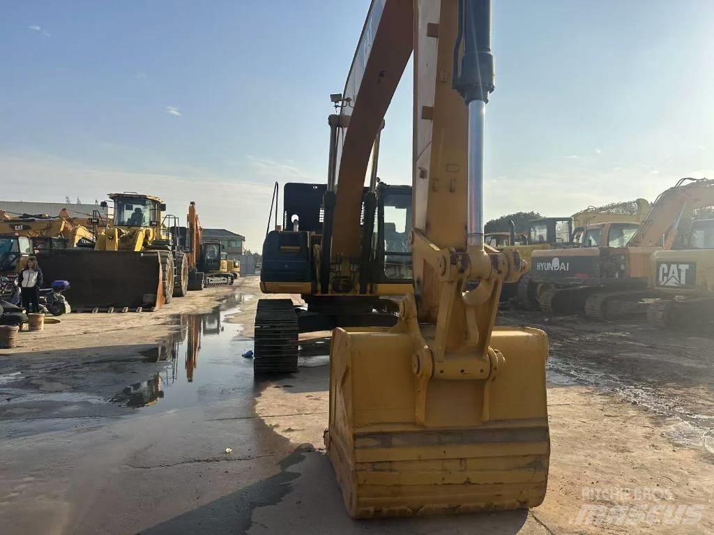 CAT 325 D 履带挖掘机