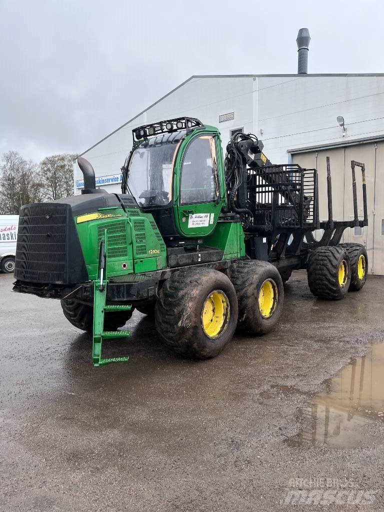 John Deere 1210 E 集运机