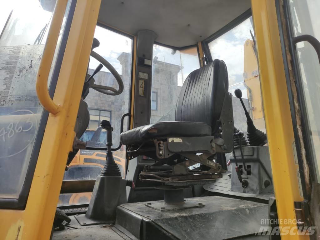 Komatsu WB 92 A 反铲装载机