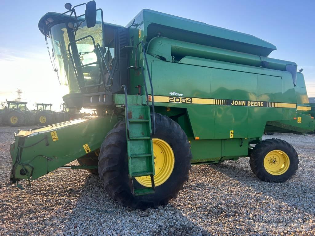 John Deere 2054 联合收割机