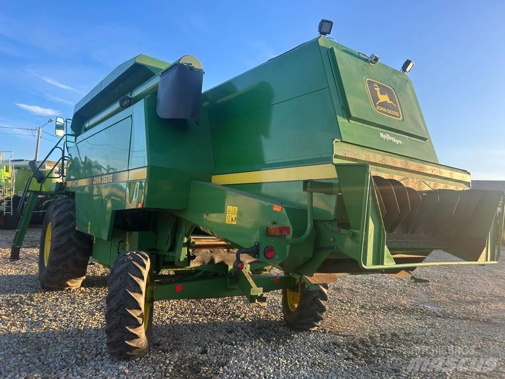 John Deere 2054 联合收割机