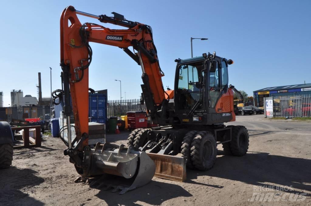 Doosan DX 100-7 轮式挖掘机