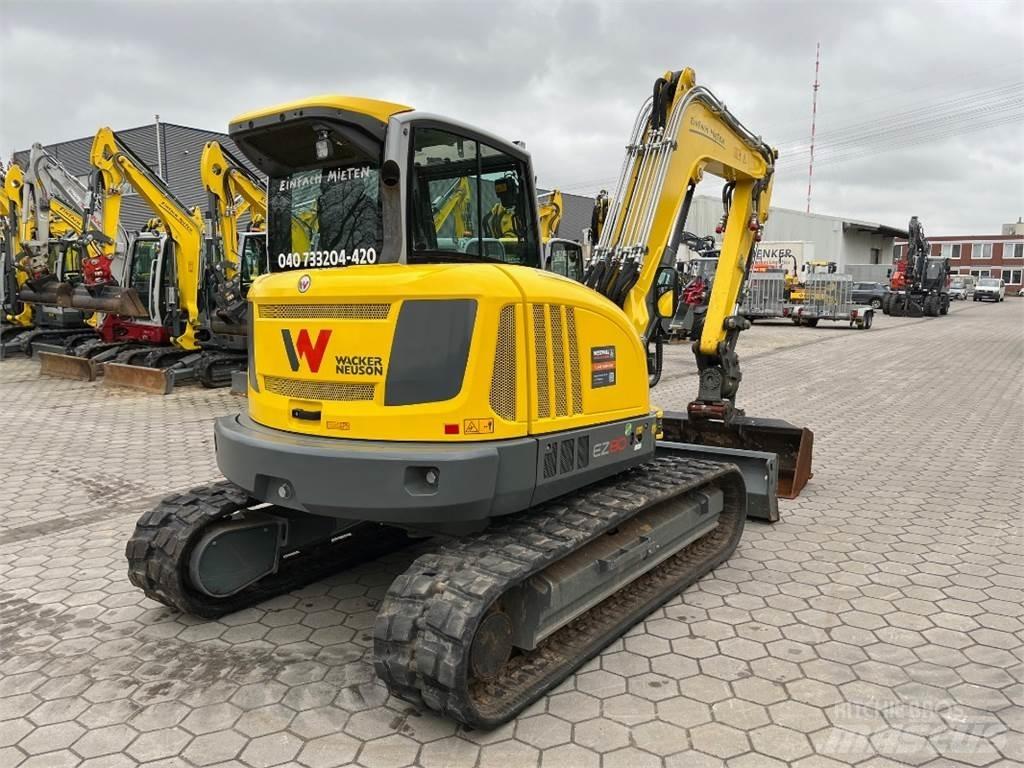 Neuson EZ80 中型挖掘机