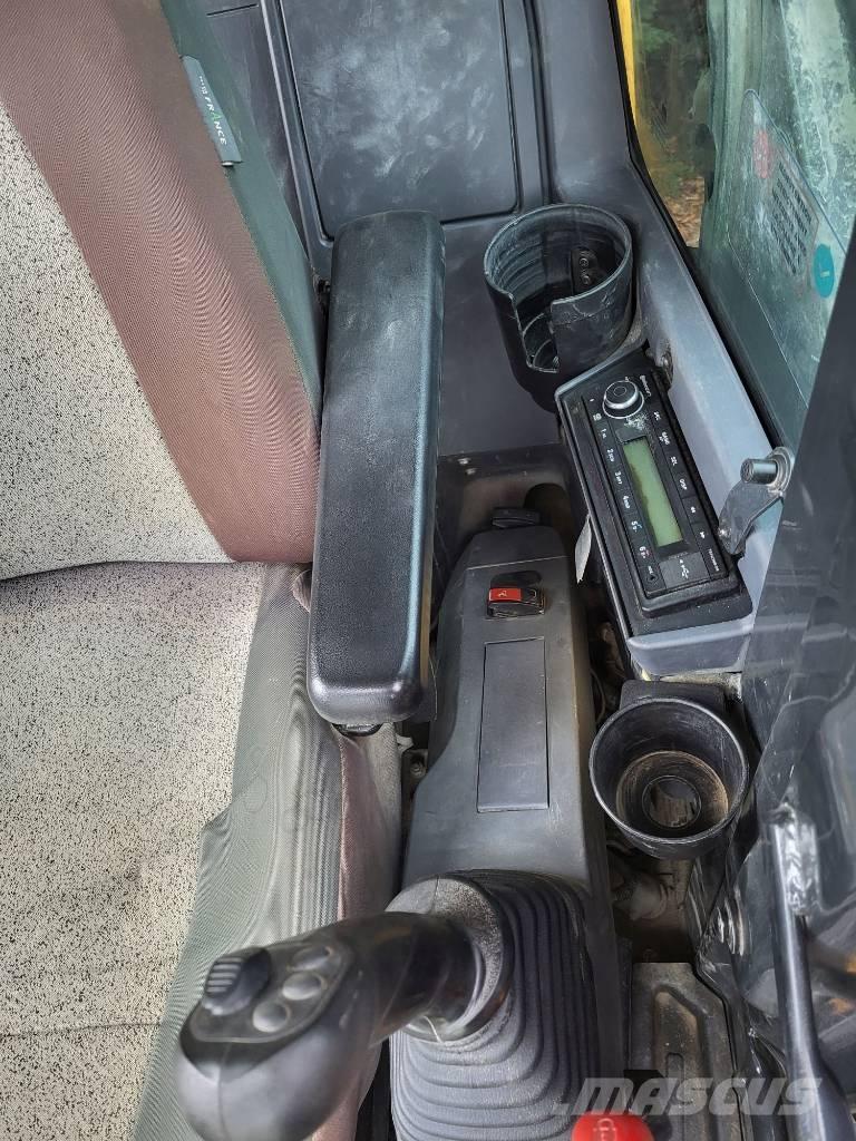 Komatsu PC88MR-11 中型挖掘机