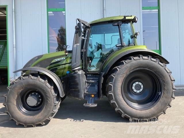 Valtra T 235 Versu 拖拉机/农用车
