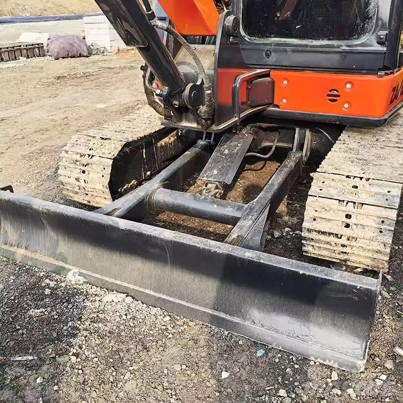 Hitachi ZX 55 小型挖掘机