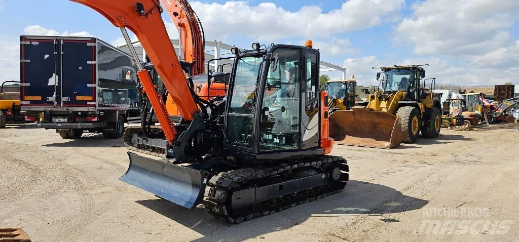 Hitachi ZX 85 中型挖掘机