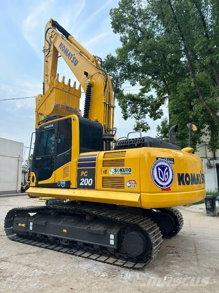 Komatsu PC 200-8 中型挖掘机