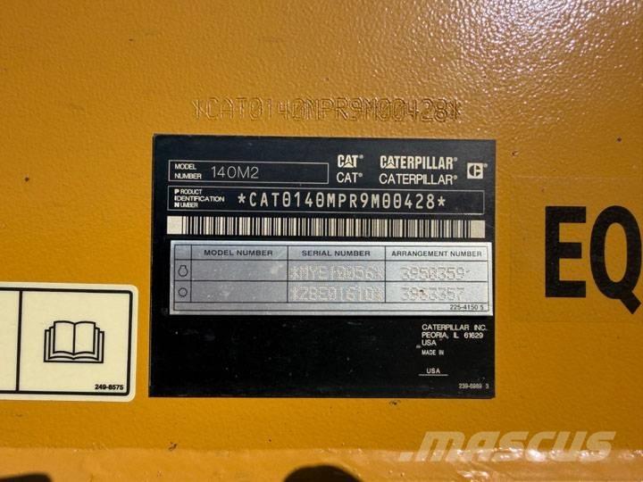 CAT 140 M 2 平地机/推土机
