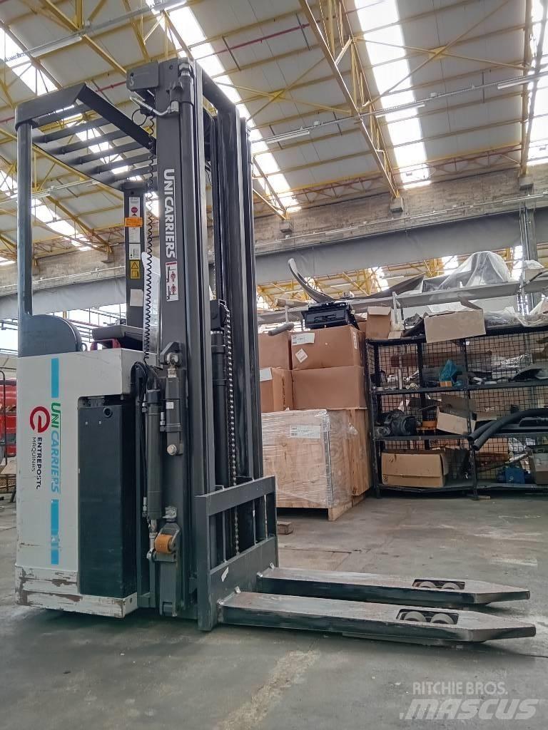 UniCarriers AJN 160 行走式堆垛机