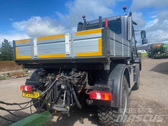 Unimog U435 自卸式货车