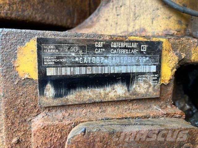CAT 740 铰接式自卸车
