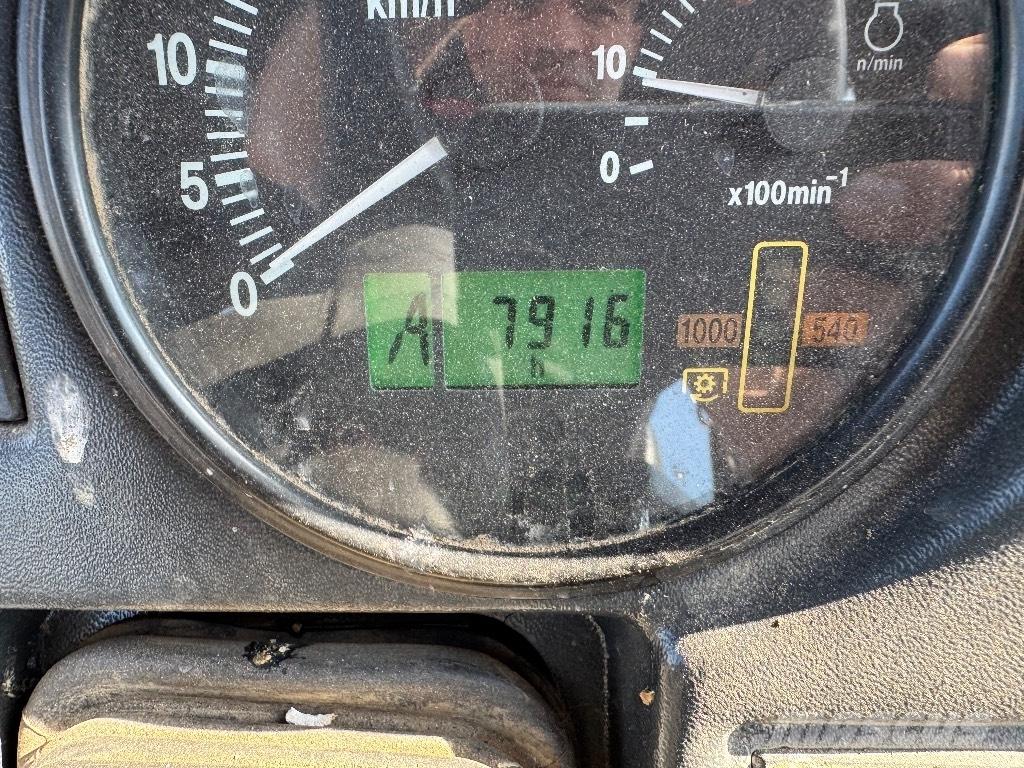 Belarus 1025.4 林业拖拉机