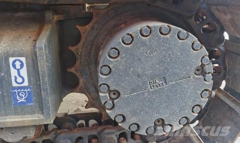 Komatsu PC 220-7 履带挖掘机