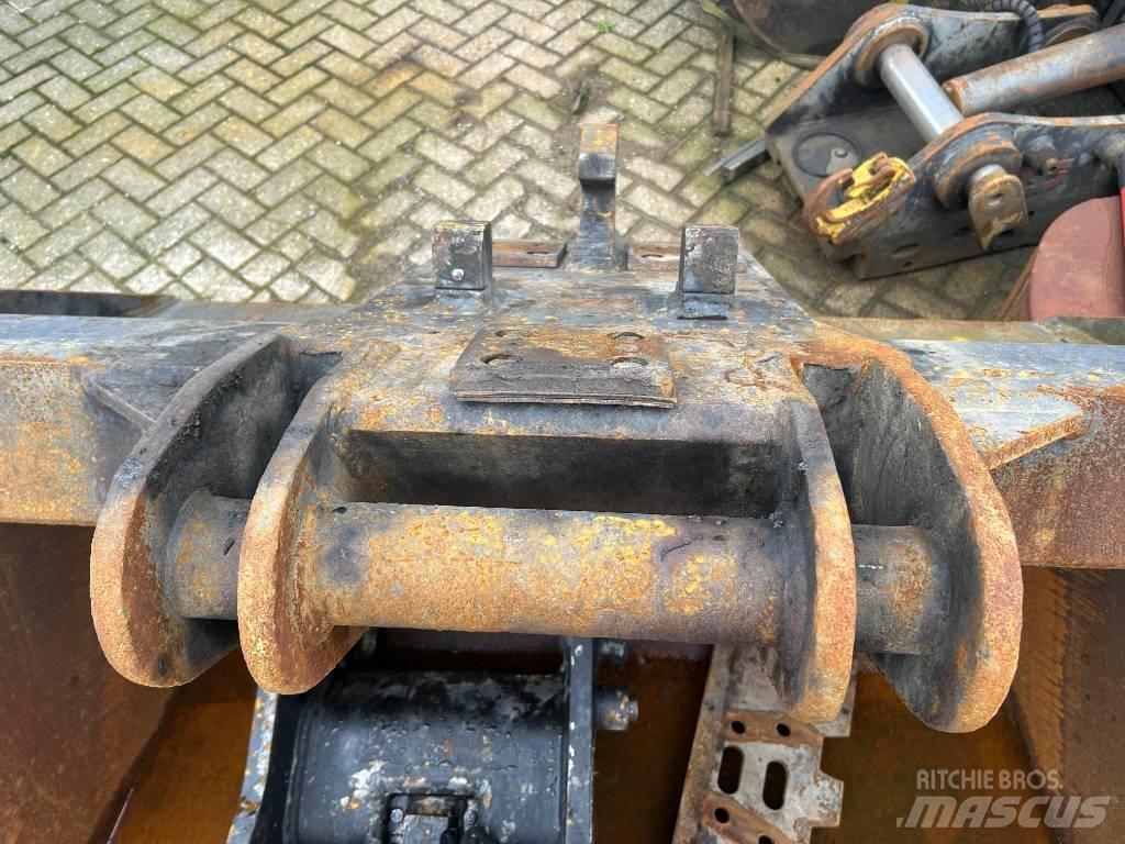 Engcon EC 233 旋转器