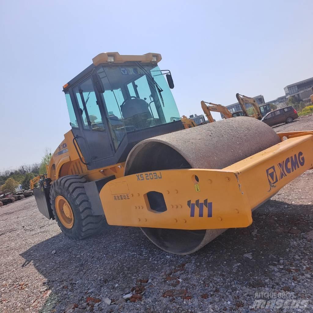 XCMG XS203J 单轮压路机