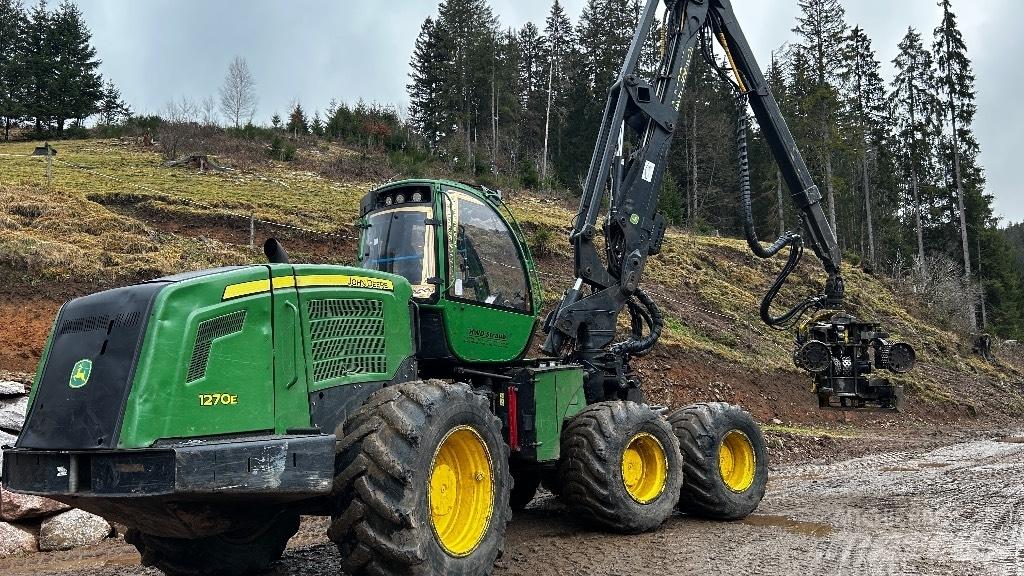 John Deere 1270 E 收割机