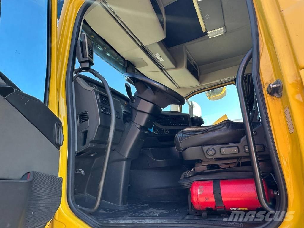 Volvo FH 6X2 6525 集装箱叉车