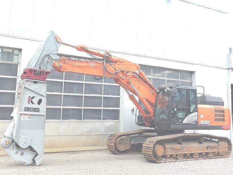 Hitachi ZX 300 LC-6 组装挖掘机