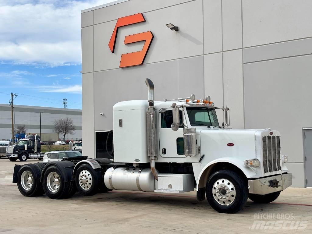 Peterbilt 388 牵引车
