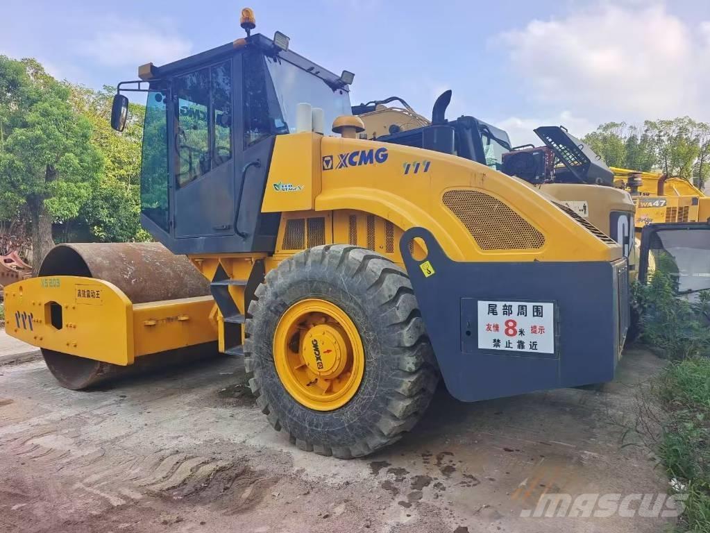 XCMG XS 203 J 单轮压路机