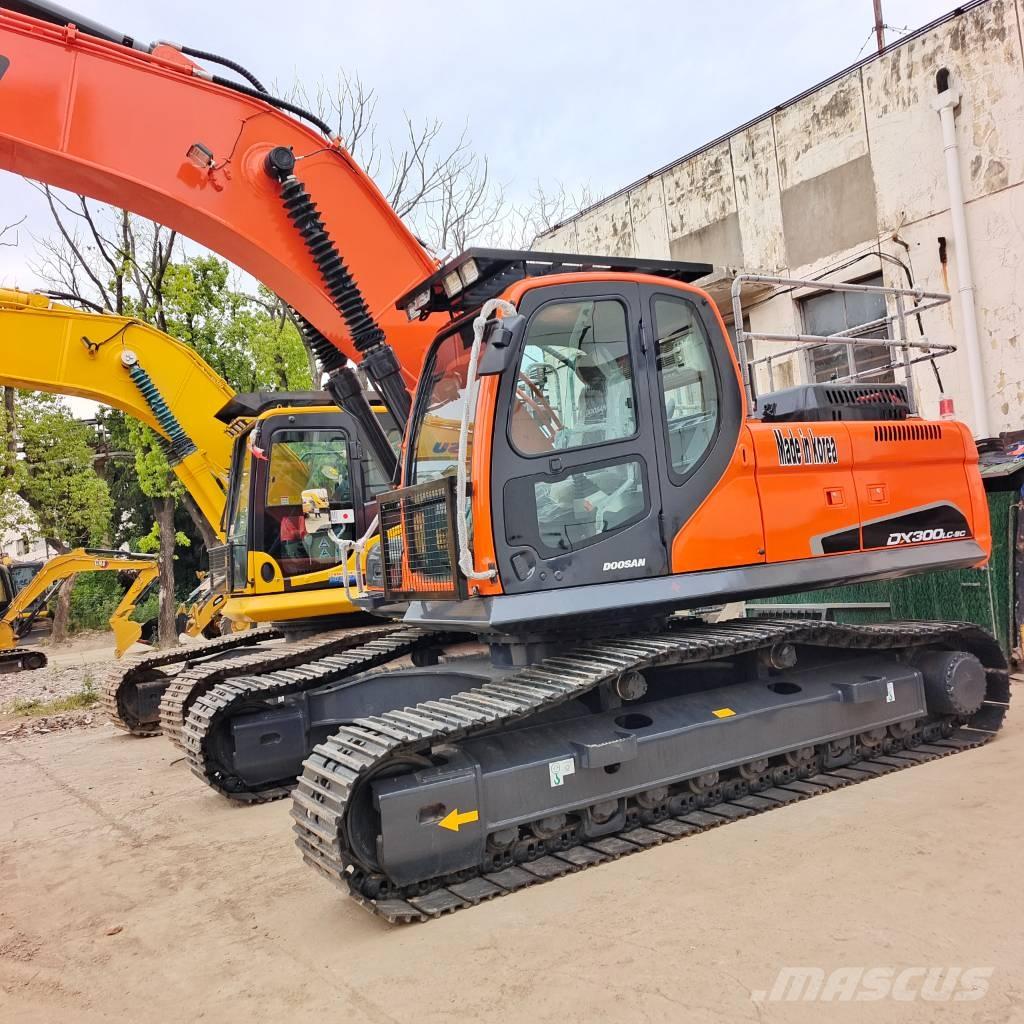 Doosan DX300LCA 履带挖掘机