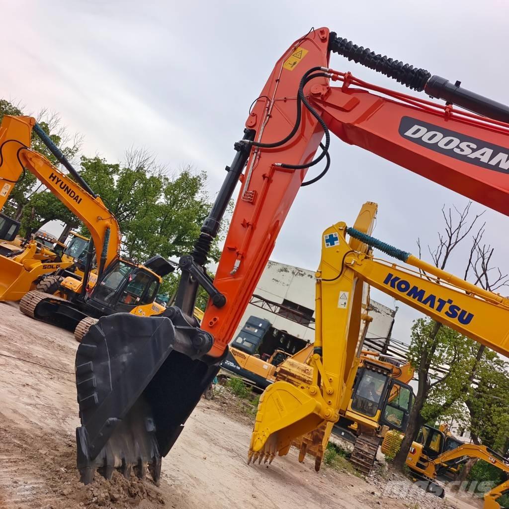 Doosan DX300LCA 履带挖掘机