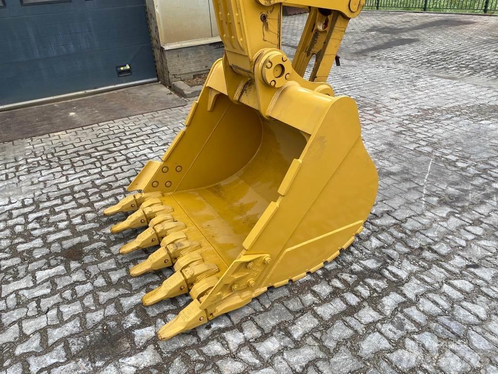 CAT 320D3 履带挖掘机