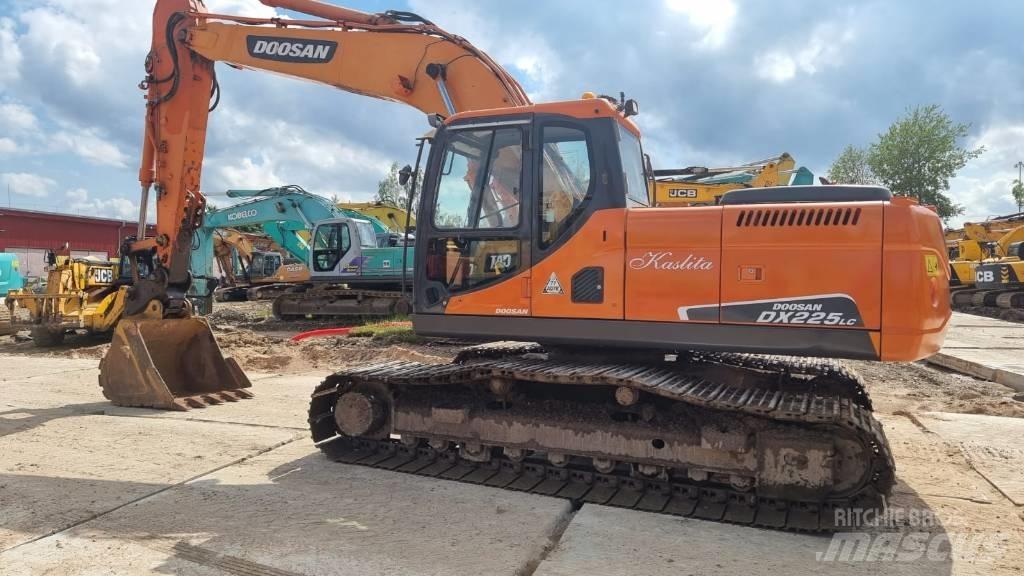 Doosan DX 225 LC 履带挖掘机