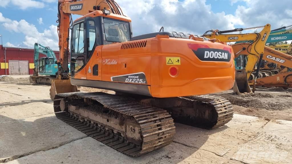 Doosan DX 225 LC 履带挖掘机