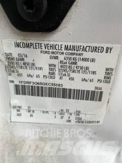 Ford F 350 平板栏板货车