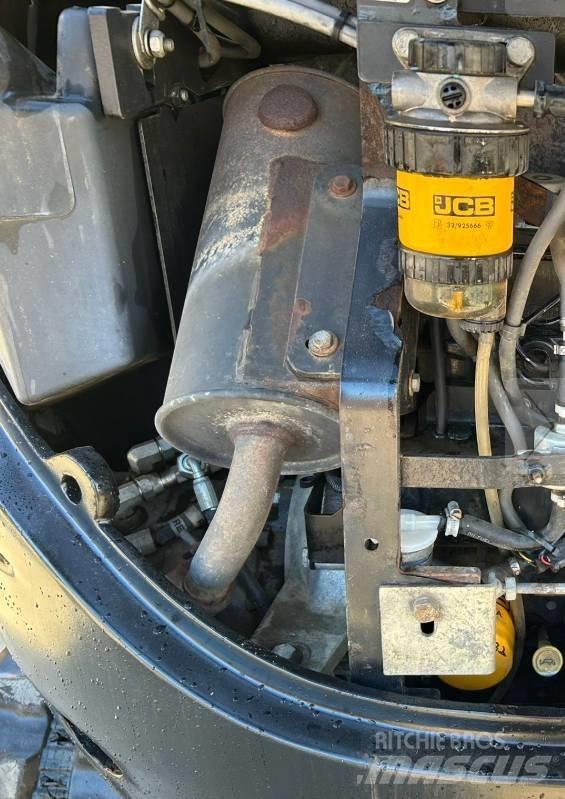 JCB 8026 CTS 小型挖掘机