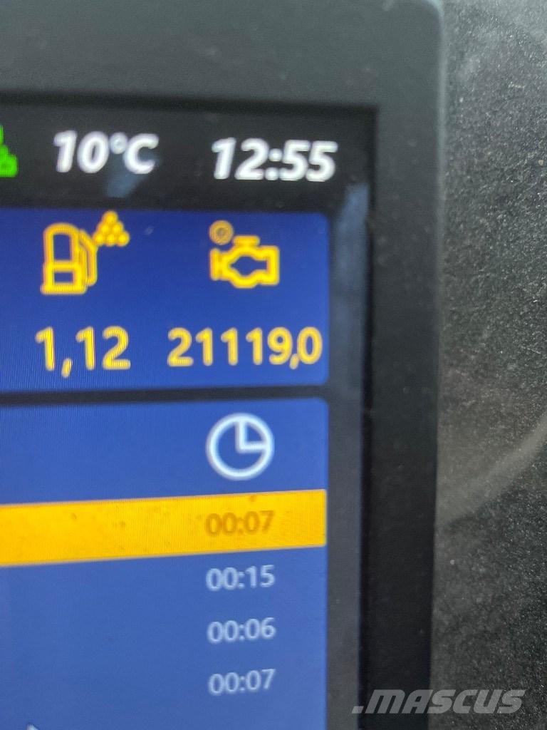 Komatsu 901 XC 收割机