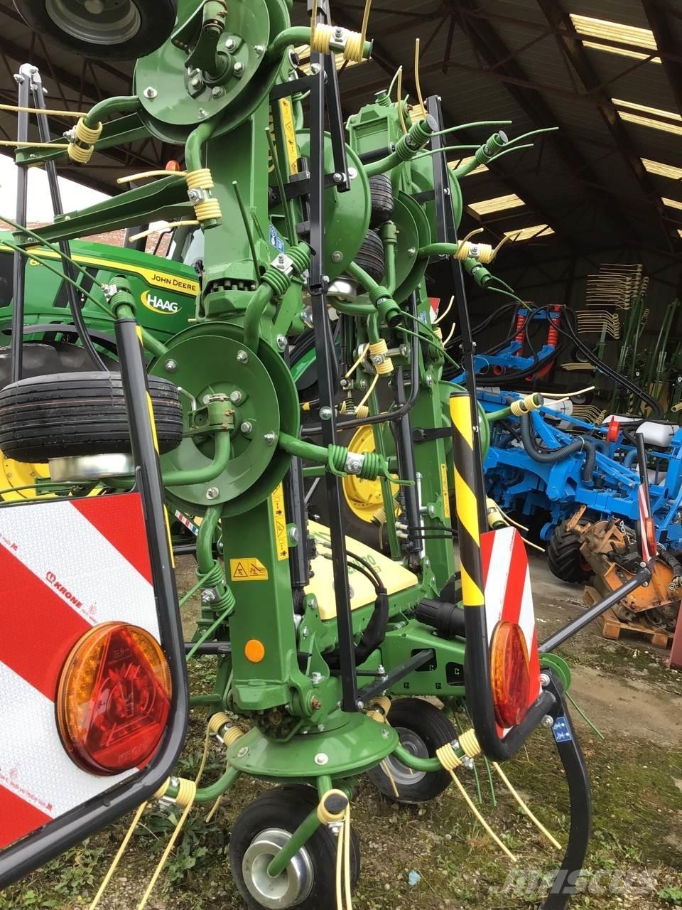 Krone Vendro 820 犁耙和摊草机