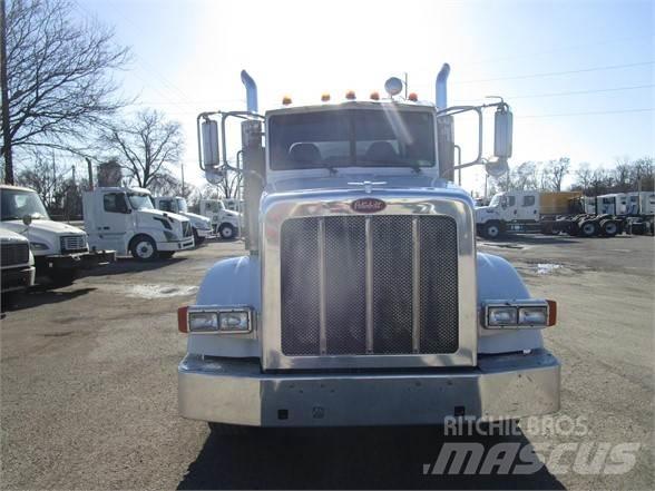 Peterbilt 365 组合/真空油槽车