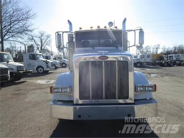 Peterbilt 365 组合/真空油槽车