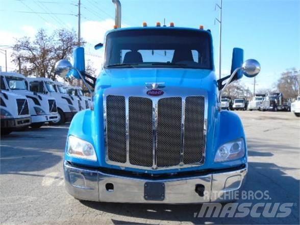 Peterbilt 579 牵引车