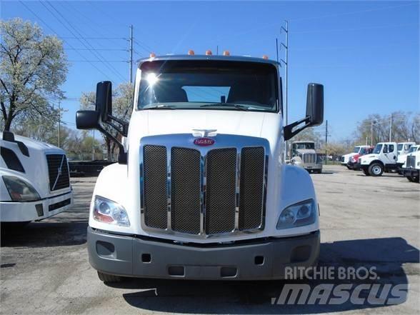 Peterbilt 579 牵引车