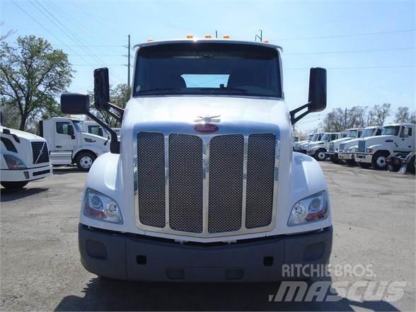 Peterbilt 579 牵引车