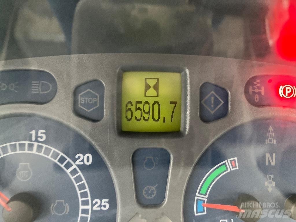 New Holland T 7030 拖拉机/农用车