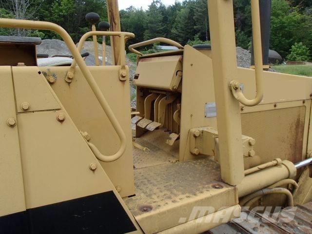 CAT D 3 C 履带式推土机