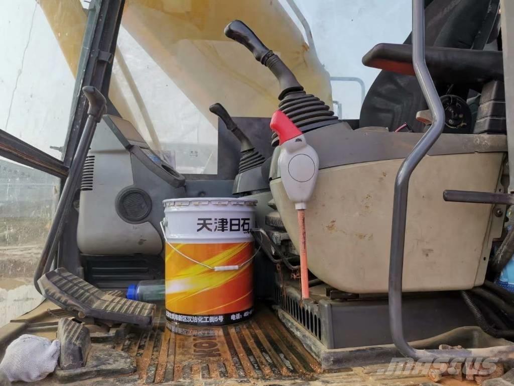 Komatsu pc220-8 履带挖掘机