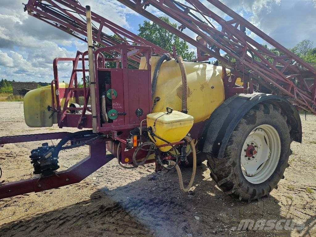 Hardi Commander 2800 牵引式喷雾机