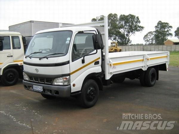 Toyota Dyna 7145 平板栏板货车
