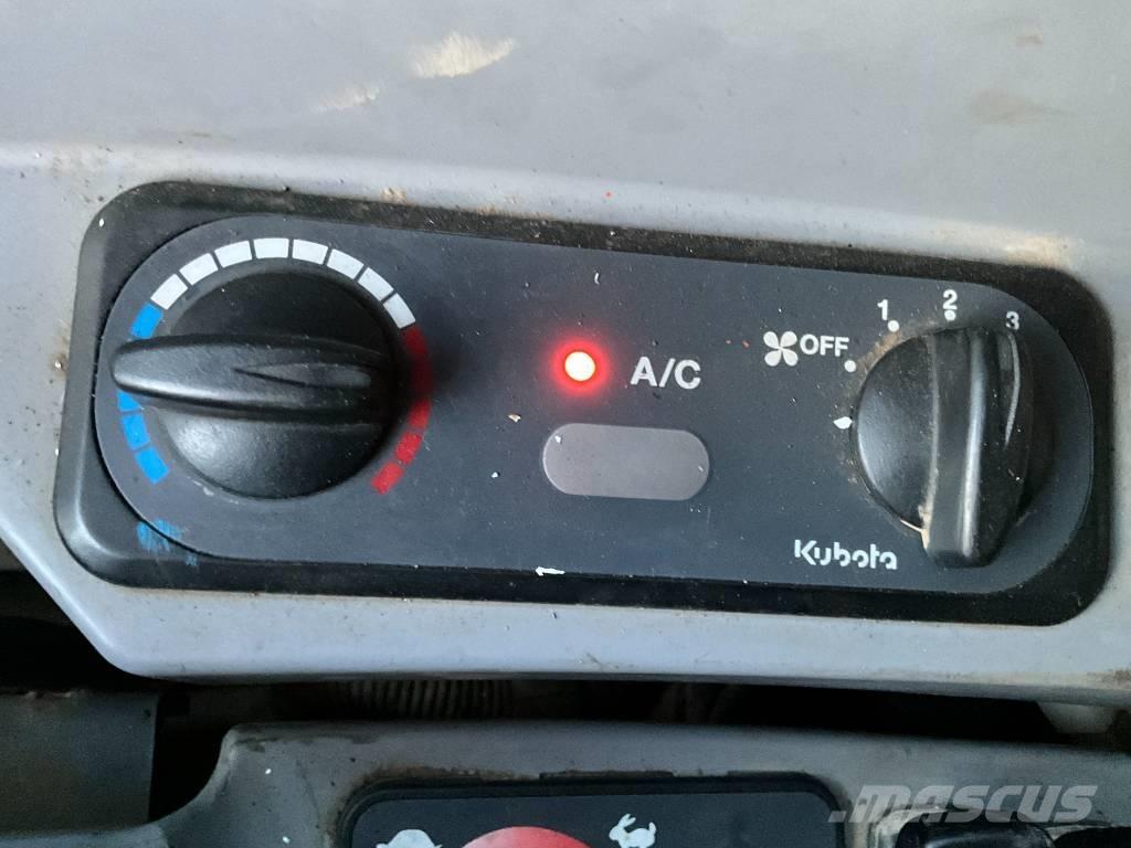 Kubota KX 080-4 中型挖掘机