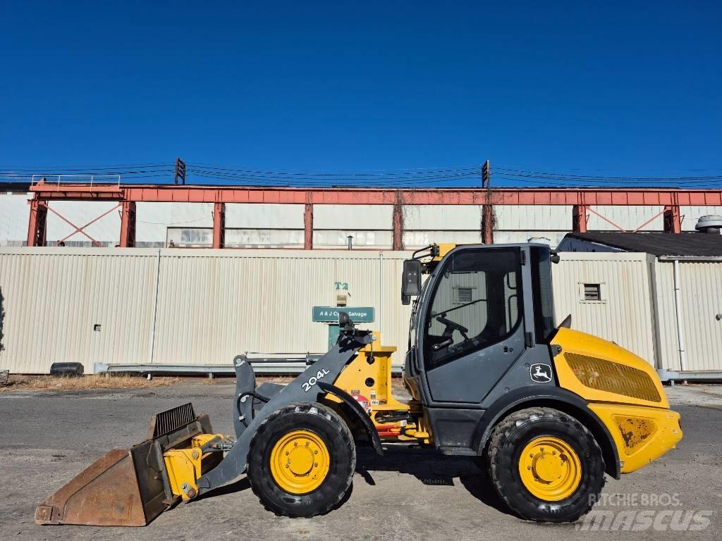 John Deere 204 L 轮式装载机